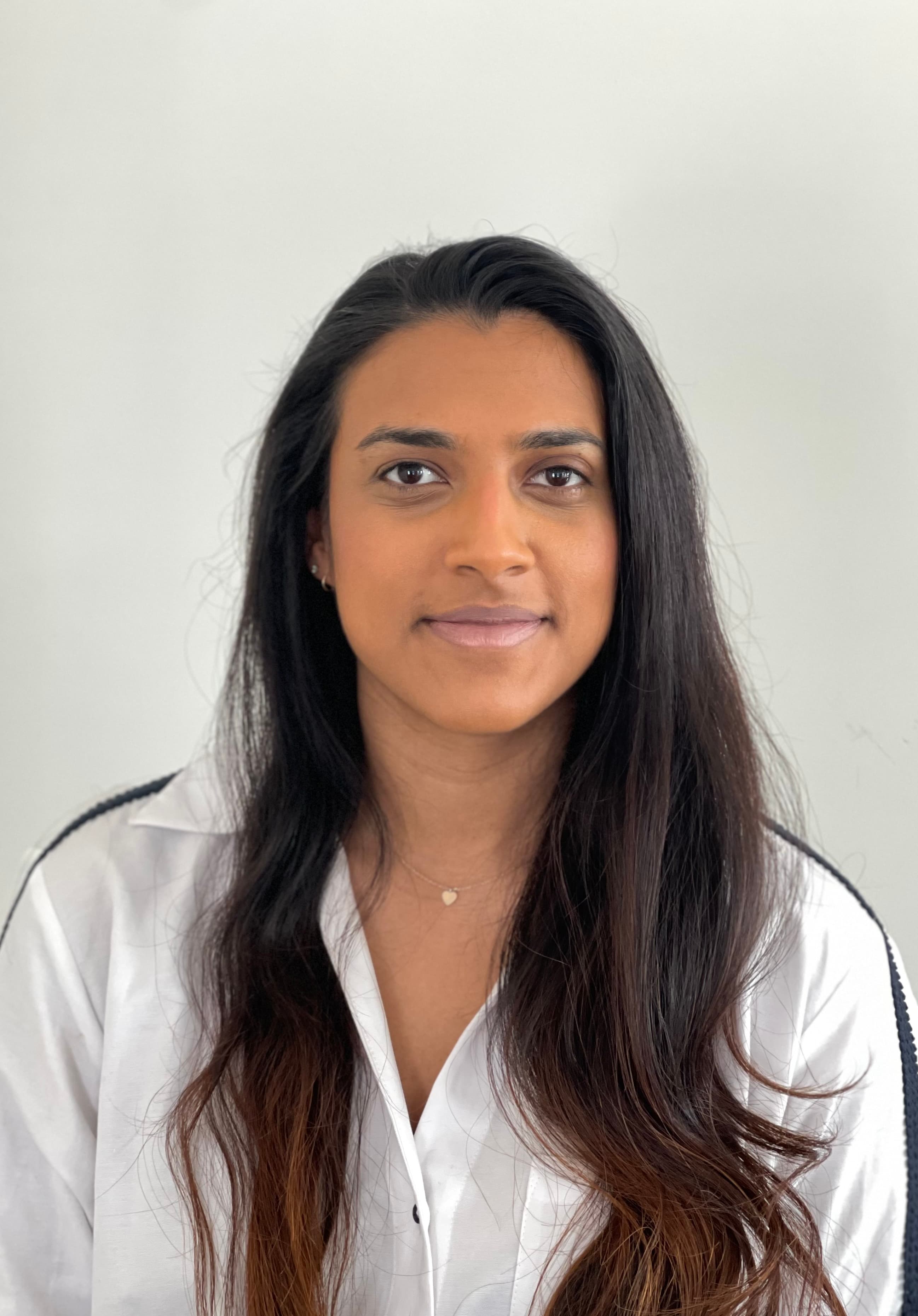 Sarina — Founder of artartRinx